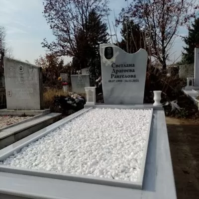 Надгробен паметник 30